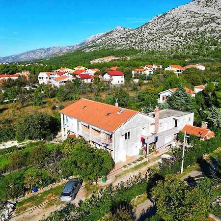 Apartments Lana Starigrad Paklenica Buitenkant foto