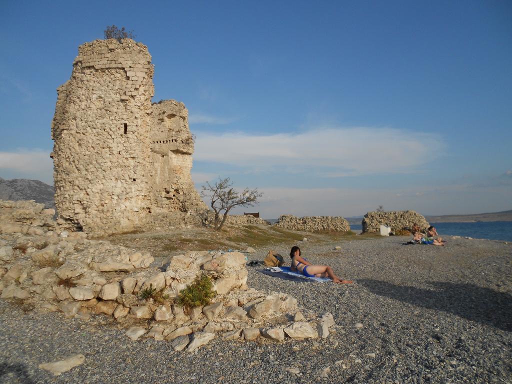 Apartments Lana Starigrad Paklenica Buitenkant foto