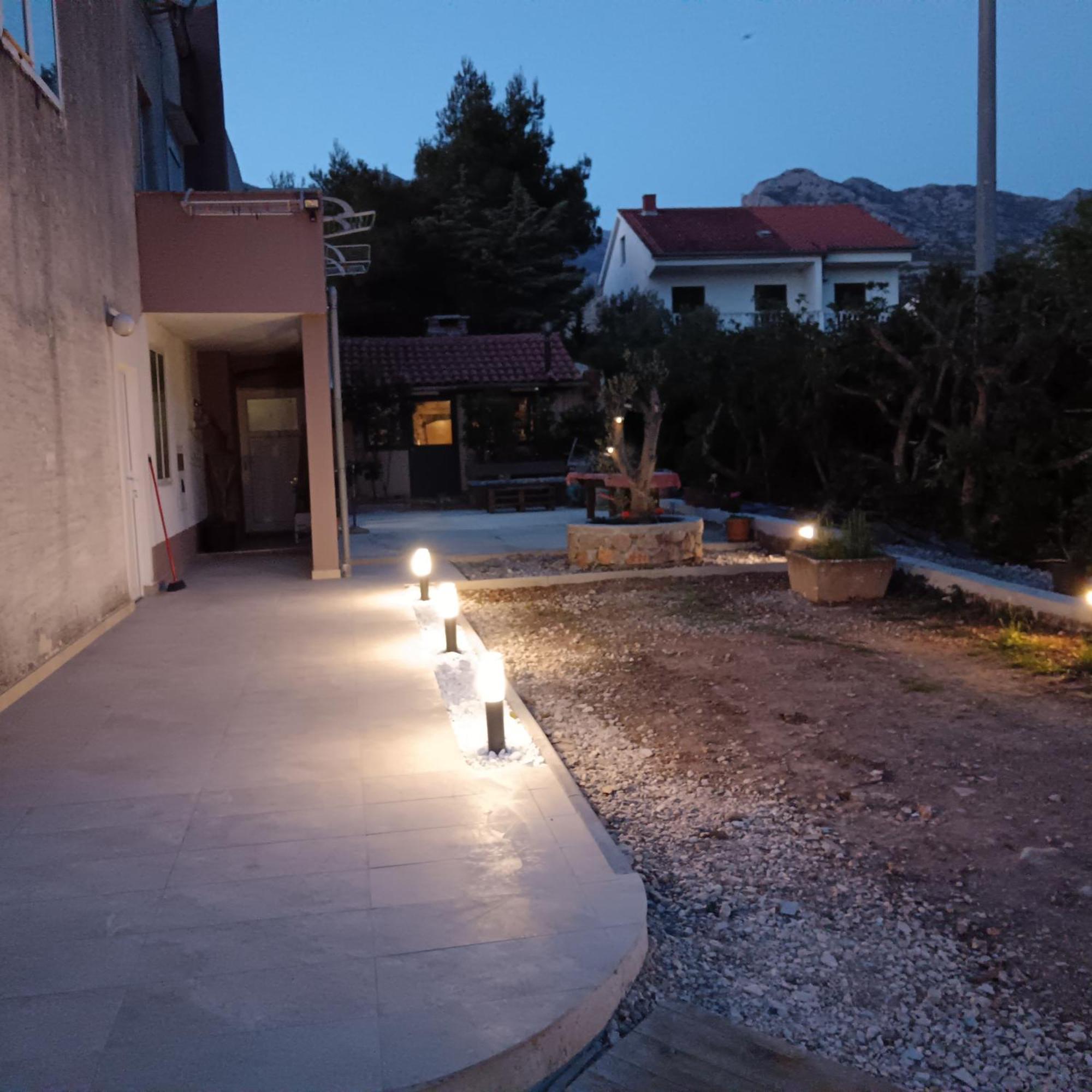 Apartments Lana Starigrad Paklenica Kamer foto