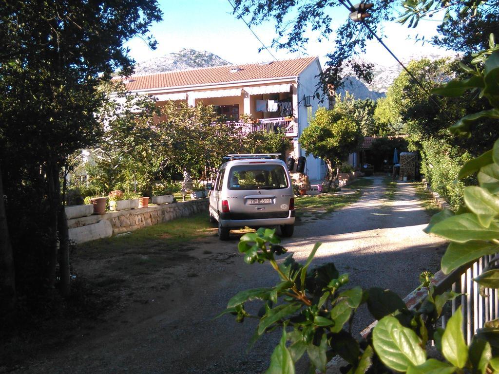 Apartments Lana Starigrad Paklenica Buitenkant foto